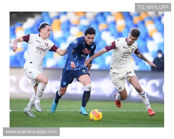 米体：意甲启用高可见度足球，荧光橙配色以往仅用于极端天气